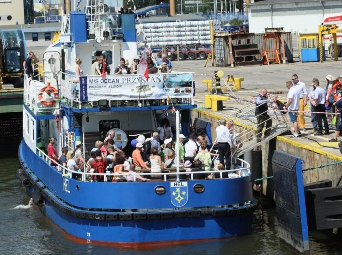 GdyniaBct's tweet photo. Nasza oferta obejmuje również #rejsywycieczkowe statkiem Ocean. Tego rodzaju #rejsy oferujemy każdego roku podczas Dnia Otwartego BCT.

https://t.co/2u12mOfvxw https://t.co/5PNrjPuA6N