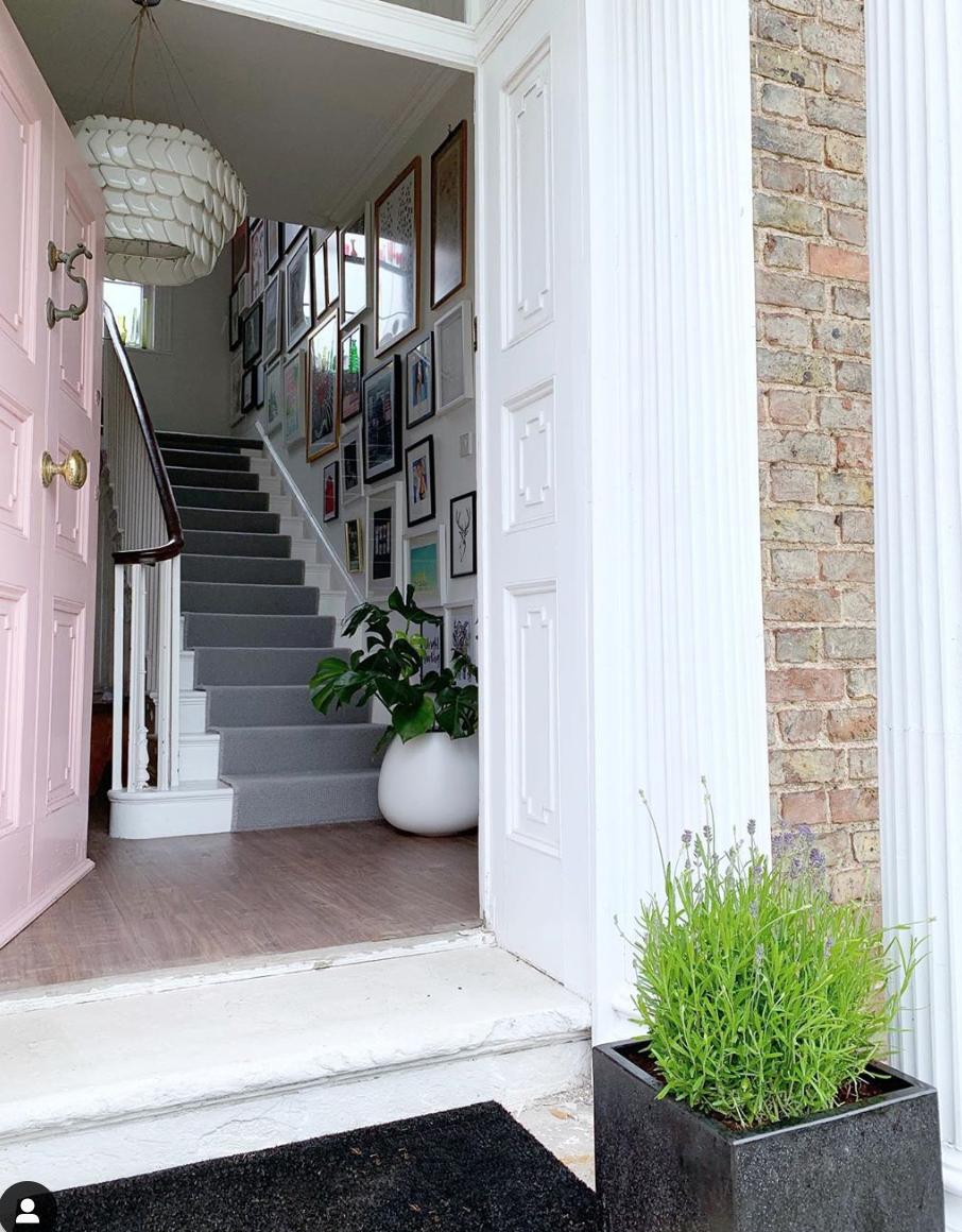 AxminsterUK's tweet photo. More mid-week inspiration from Lisa Dawson and her beautiful space, featuring our Simply Natural Carpet 😍 We're seeing a lot of love for stair runners at the moment, too! #axminstercarpets https://t.co/qsziX7qYP1