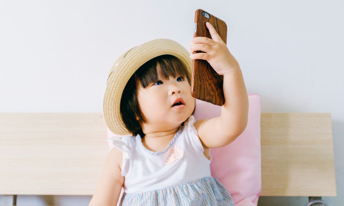 Great summary on what drives desires - Why do babies love iPhones? buff.ly/2SmQir3 via <a href="/TEDTalks/">TED Talks</a> #ideas #inspiration #technology #people