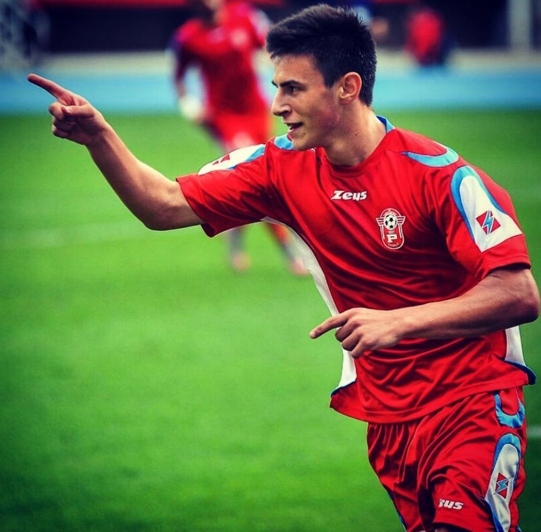 Stagione 2016-17: ha solo diciassette anni, è il titolare del Rabotnički con 33 presenze, sei goal, 7 assist, conquistando il terzo posto.