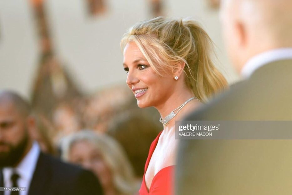absolutebritney's tweet photo. She is glowing 😍😍😍😍😍😍😍 https://t.co/MOABj98svr