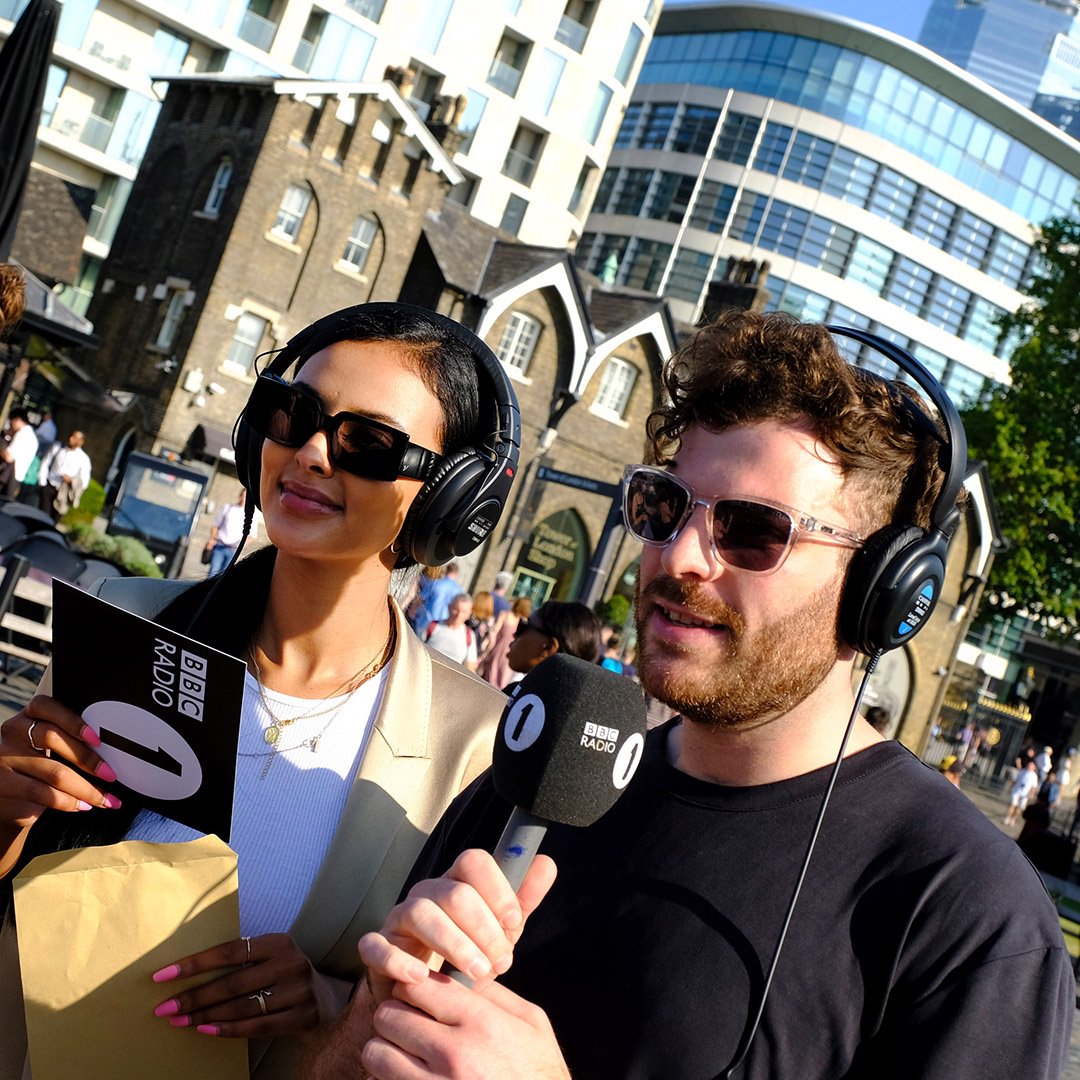 WHAT?! They tricked us all!

The world BIGGEST game of #HideAndSeek is back😱

The game begins today at 4pm as <a href="/gregjames/">Greg James</a> &amp; <a href="/grimmers/">nick grimshaw</a> are now on their way to a secret location👀
