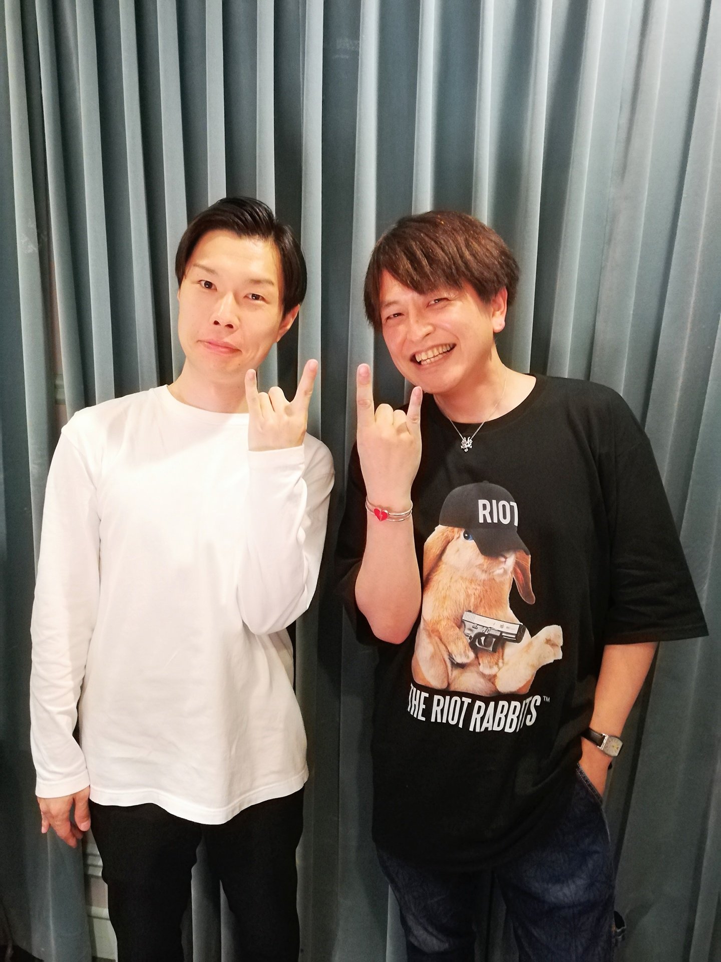 青二プロダクション 公式 緑川光 Tbsラジオ ハライチ岩井勇気のアニニャン 7月23日 火 21 00 21 30 緑川光が先週に引き続き ゲスト出演いたします 是非 お聞きください 収録終了後 岩井勇気さんとhe Vensポーズです アニニャン