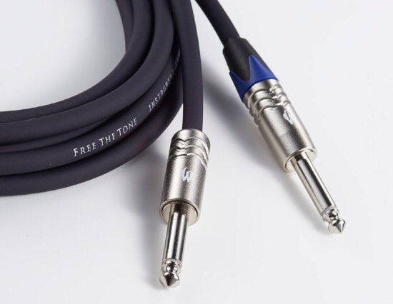 yhayashifrtt's tweet photo. [フリーザトーンよりお知らせ]
CU-6550ケーブルの色を黒に違いネイビー色に変更致しました。

CU-6550とCUI-6550の違いが、ケーブルに印刷した型番でしか認識できないことから、CU-6550の色を変更いたしました。よろしくお願い致します！

#freethetone #フリーザトーン #CU6550 #CUI6550 https://t.co/e4wFNuuVyM