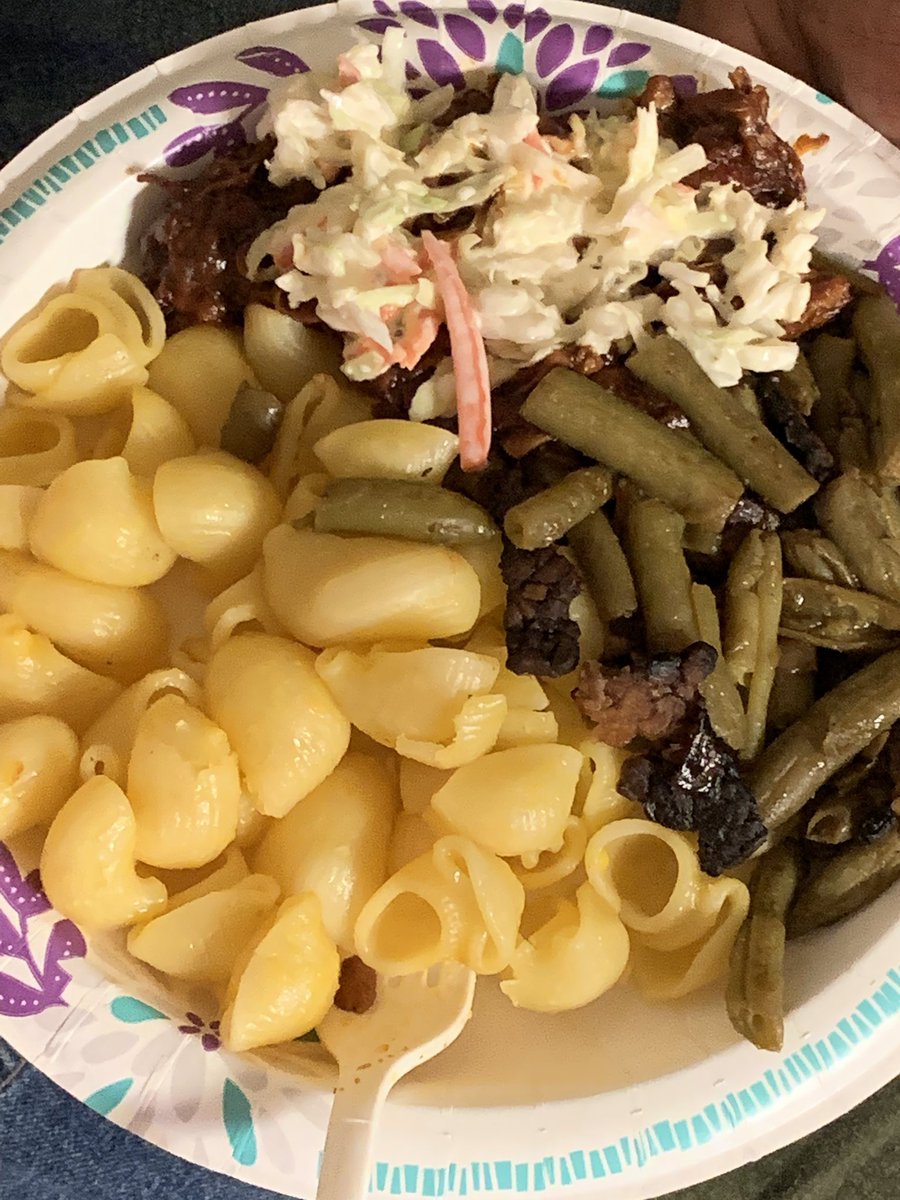 aprildb74's tweet photo. Pulled “Pork” with Cole Slaw, Green Beans with Onion and “Bacon”, Mac N’ “Cheese” ... so damn yummy. All these recipes will be in my updated Recipe E-Book (tentatively releasing mid September). 
🌱🌱🌱🌱🌱🌱🌱🌱🌱🌱🌱🌱
#Vegan #VeganLife #VeganLifestyle #VeganFood #VeganRecipes https://t.co/gfsLLJOOtv