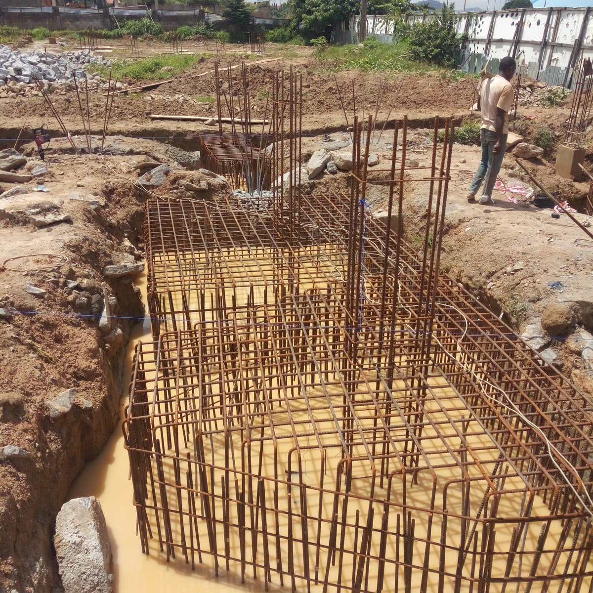 akin_akinyemi's tweet image. The making of pile caps after my visit to life camp site, #avoidscam give your work to a professional Engineer