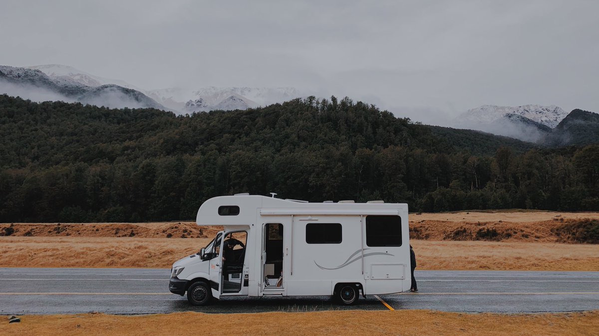 _adlsyzwan's tweet photo. Doing a roadtrip all around new zealand and to experience living life on the road has always been one of my bucketlist. What a dream come true 🙌🏽 https://t.co/SYjg3pGnV0