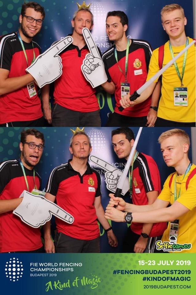 FFCEB's tweet image. Nos épéistes étaient aux championnats du monde #Budapest2019. Plus que leurs résultats par équipes dans le tableau 64, une victoire face à l'Australie (45-26) et une défaite contre la Russie (23-45), voici quelques photos Avec Frédéric Fenoul qui semble bien entouré 😂