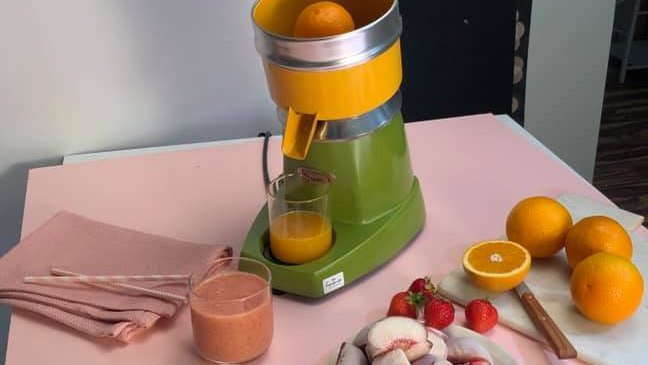 New pictures and Santos recipes are coming soon. Stay tuned! 📸
#santosrecipe #pictures #citrusjuicer #santosaddict #shooting #photoshoot #juicerecipe