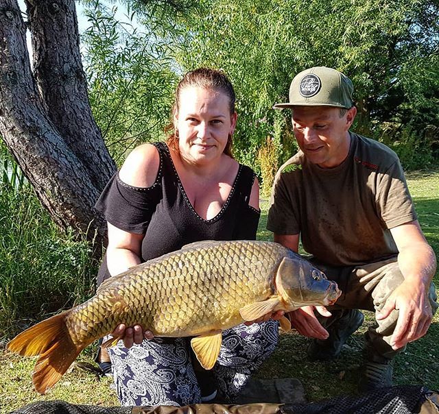 Congratulations to Hannah with her first carp at 16lbs #commoncarp #carpfishing #carp #crowsheathfishery #carplake #carplife #fishing🐟 #fishing #fishing🎣 #filthyhooker #fishingislife #fishinglife #fishinguk #dayticketfishing #dayticket #essex #pb #pe… ift.tt/2JMYz6d