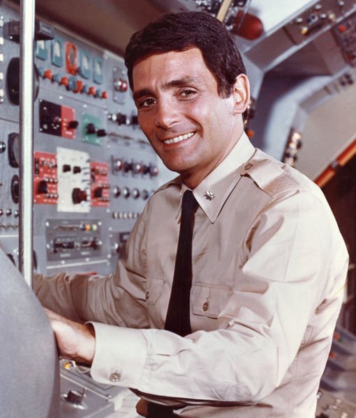 Grumpyduck's tweet photo. RIP #DavidHedison On a Voyage to somewhere uncharted  #CaptainLeeCrane #VoyageToTheBottomOfTheSea https://t.co/k3agcQFHQg