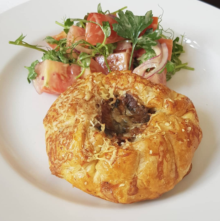 Yesterday's #PieOfTheDay... Yum. What's on the menu today?? Hop in for our lunch set menu, 2 courses £15 / 3 courses £19! buff.ly/2JIj2cc
.
#leeds #leedsfood #yorkshire #leedsindependents #localproduce #restaurantsofleeds #foodie #lunchtime