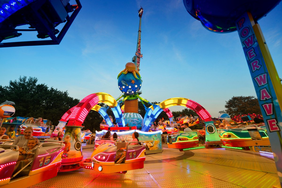 Ken je nog die octopus die het het WK kon voorspellen?🐙⚽️⁠⁠ Nou..... dit jaar is hij weer te vinden op park Hilaria! ⁠ En wij voorspellen dat Paul weer voor een hoop hilariteit zorgt! 😉⁠⠀
⁠⠀
#parkhilaria #eindhoven #octopus #kermis #pretpark #fairground #familytime