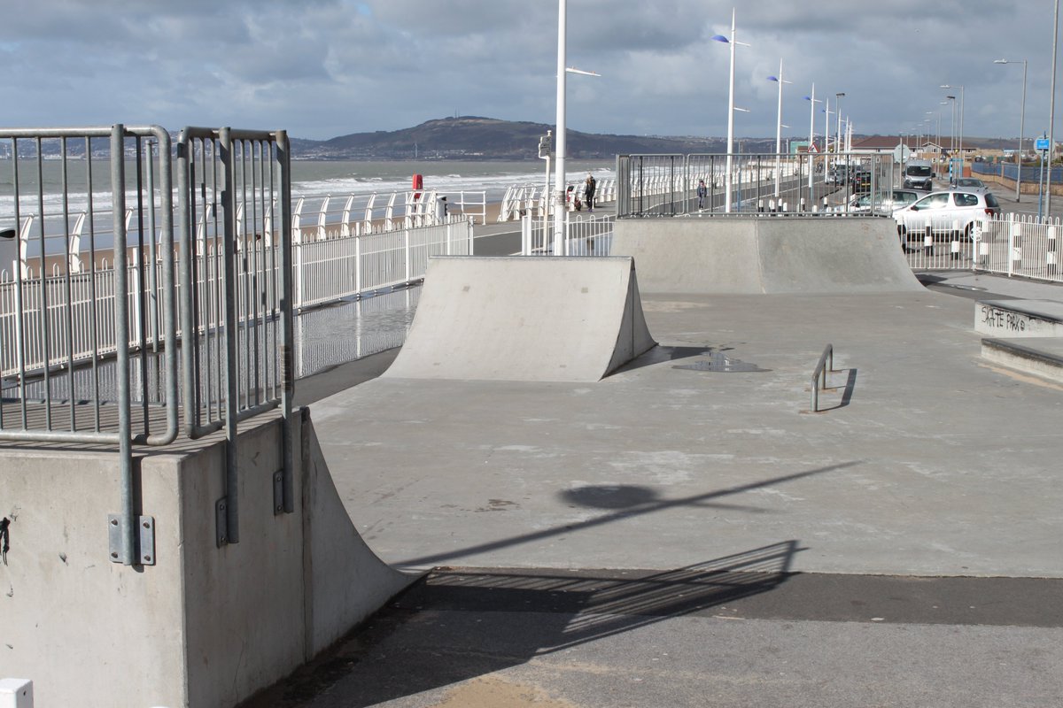 NPTCouncil's tweet photo. Heading down to the fabulous #AberavonBeach today? Don’t forget the #sunscreen #sunsafety 😎🌞 https://t.co/0rMPmXPYAu