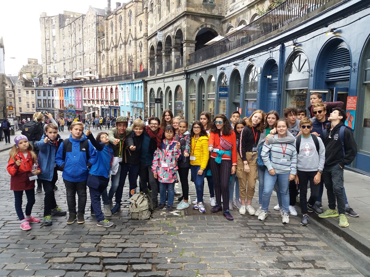 GlenalmondColl's tweet image. We love these photos of our Language School pupils enjoying some outdoor adventure, water sports and trips to Edinburgh and Dundee as part of their daily activities!
#Edinburgh #OurdoorEducation #EFL #EnglishLanguage #SummerSchool