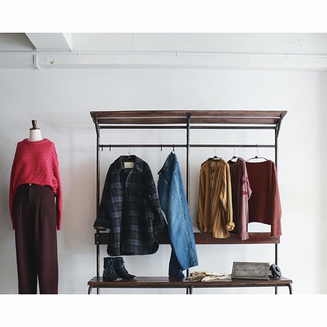 FILDEFER_FDF's tweet image. 19' WINTER/
THE MOOD OF FAUVISM
.
.
明るく濁りのない色。
細部描写の簡略化。
.
アンリ・マティスに代表される
フォービズムをエッセンスに。
.
Del:9/上旬〜
#fildefer #fashiongram #winter #exhibition #coordinate #フィルデフェール ift.tt/2OdNyiG