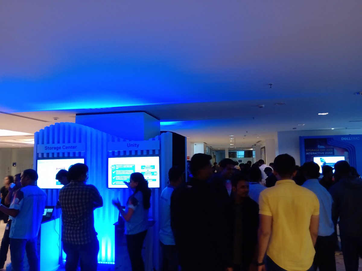 savithasusan's tweet photo. Packed booths.. lots of innovative solutions being showcased.. #dellstorageday2019  #Iwork4Dell https://t.co/h4uTQhAK9Q