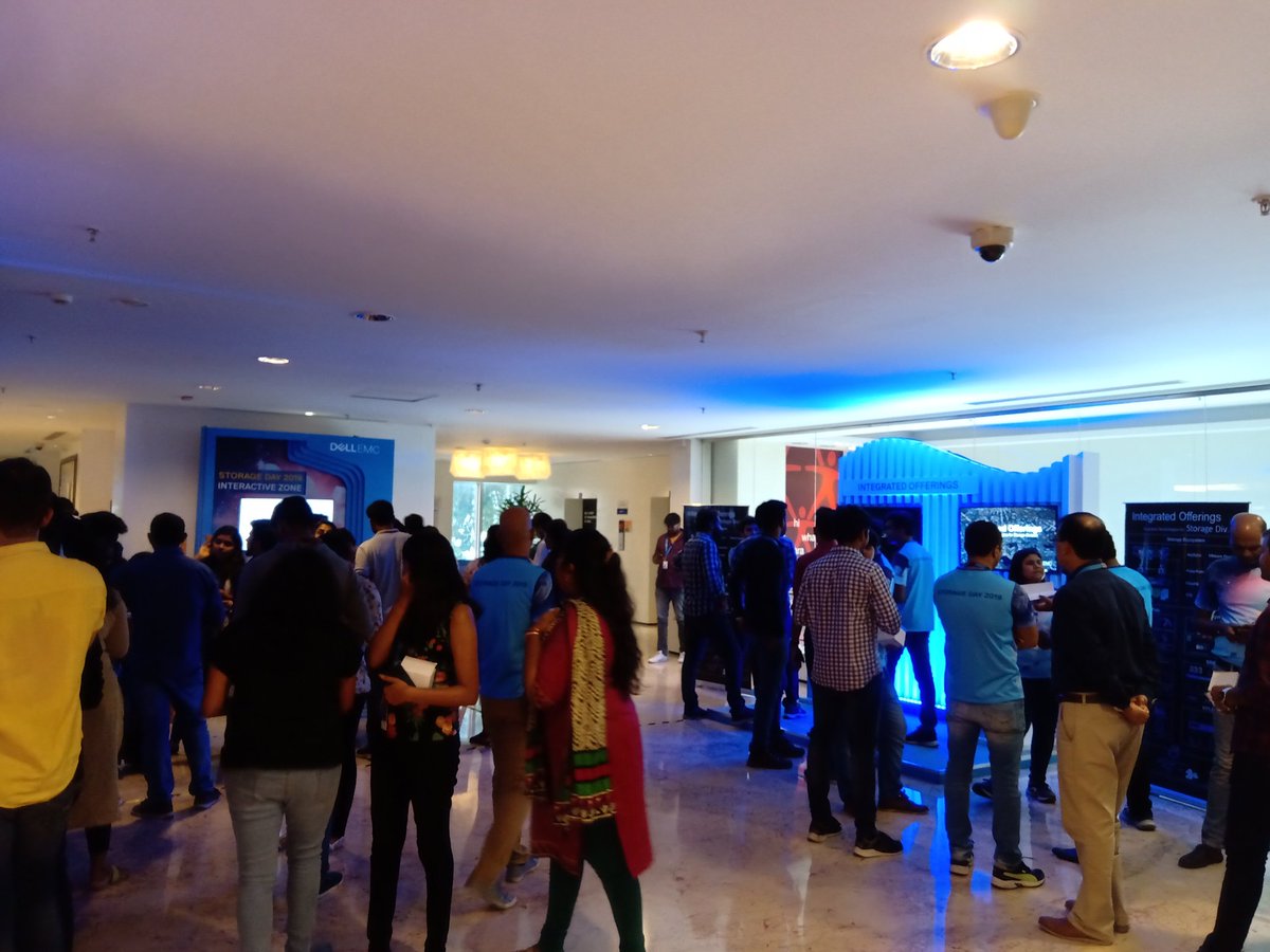 savithasusan's tweet photo. Packed booths.. lots of innovative solutions being showcased.. #dellstorageday2019  #Iwork4Dell https://t.co/h4uTQhAK9Q