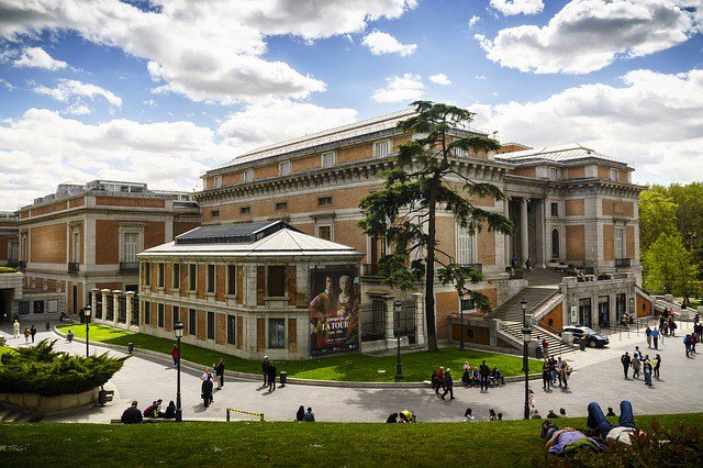 culturacomplu's tweet photo. 🏛️🖼️🏺
¿Estás en Madrid y no sabes qué hacer?
Un plan que nunca defrauda es acercarse a conocer los #Museos de #Madrid:
@MANArqueologico
@museoreinasofia
@museodelprado
@museothyssen
@MuseoSorolla
@MuseodelTraje
@MNCNcomunica
#MuseodeAmerica
@MRomanticismo
@MuseoCerralbo https://t.co/43T7czk2FZ