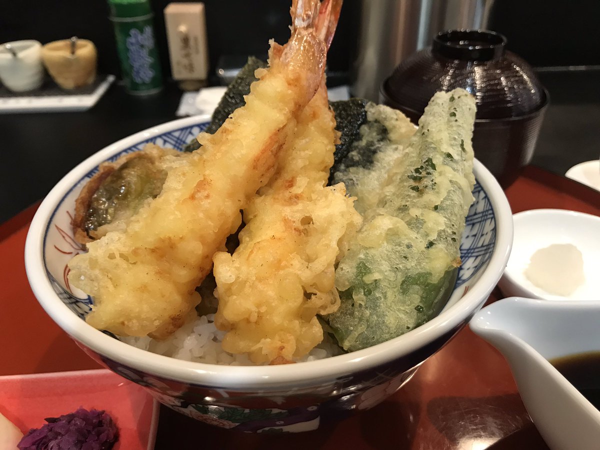 京都ゲストハウスひつじ庵 A Twitter で 有名店 出町柳あたりの 金平糖のお店 緑寿庵 清水 さん 種類たくさん 結構 お高いけど贈答用に良いです 試食もいくつかさせてもらいました スイカ味美味かったです