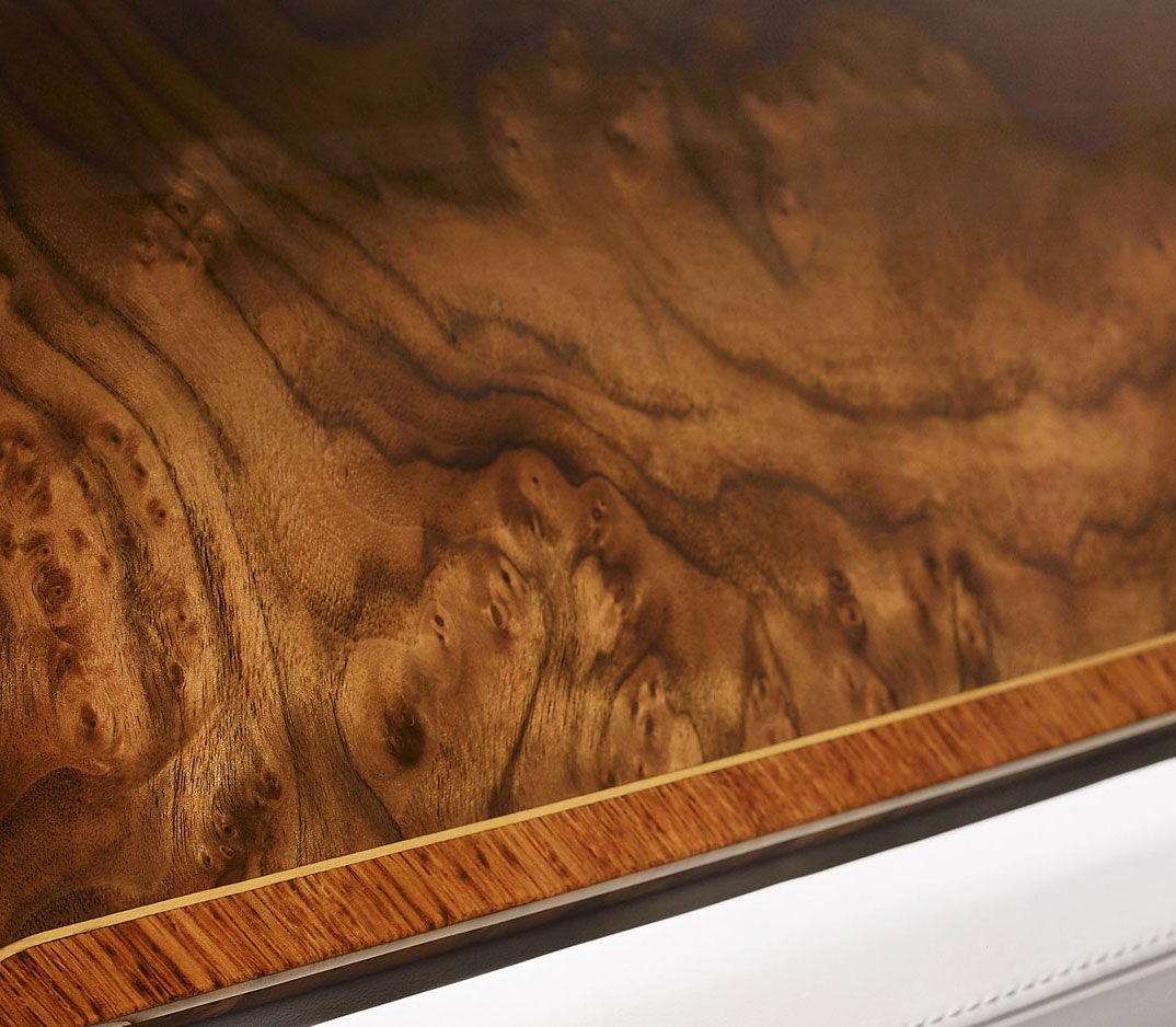 NielsvanRoij's tweet image. Exclusive woods

#Bookmatching is the process of coordinating two #wood surfaces. This means two neighboring surfaces mirror each other. This gives the effect of an opened book. Even #marble or other patterned gem can be bookmatched.

More on:
nielsvanroij.com/portfolio/the-…