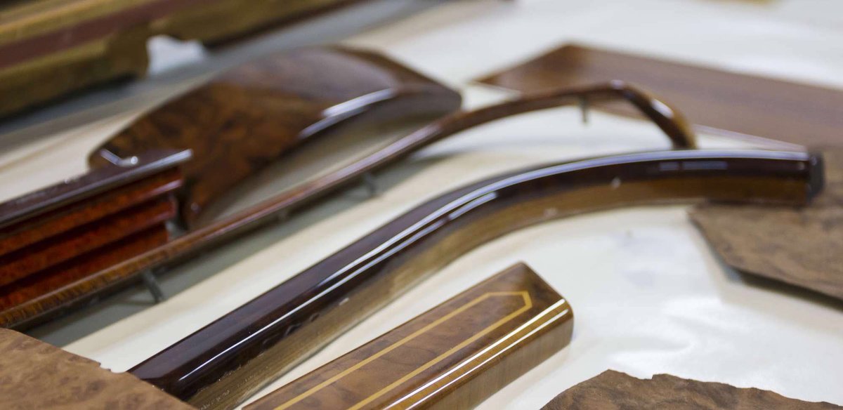 NielsvanRoij's tweet image. Exclusive woods

#Bookmatching is the process of coordinating two #wood surfaces. This means two neighboring surfaces mirror each other. This gives the effect of an opened book. Even #marble or other patterned gem can be bookmatched.

More on:
nielsvanroij.com/portfolio/the-…