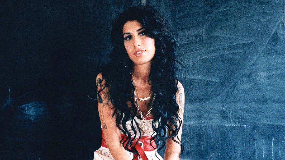 PopCrave's tweet image. 8 years ago today, the legendary Amy Winehouse tragically passed away.

An immense talent, the singer-songwriter saw huge success and had an undeniable impact on the music industry. Her legacy will live on forever.