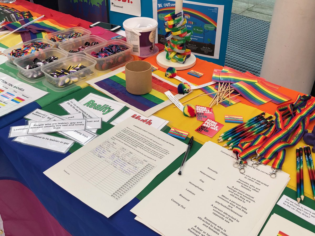 Pride in full swing at Sherwood Forest Hospitals. Pop along and say hello 👋🏽👋🏻 ⁦<a href="/DeborahLister6/">Deborah Kearsley</a>⁩ #SFHFT ⁦<a href="/RMitchell_NHS/">Richard</a>⁩