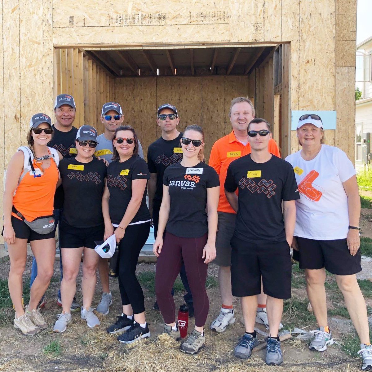 canvasfamily's tweet photo. A few of our teams joined forces to take part in another beautiful @Habitat_org Fort Collins build. Who knew our team of financial superheroes would be so good with power tools? #BeyondTheBranch #CanvasCommunity #CanvasLife #CultureCounts https://t.co/NG7GhvOw3o