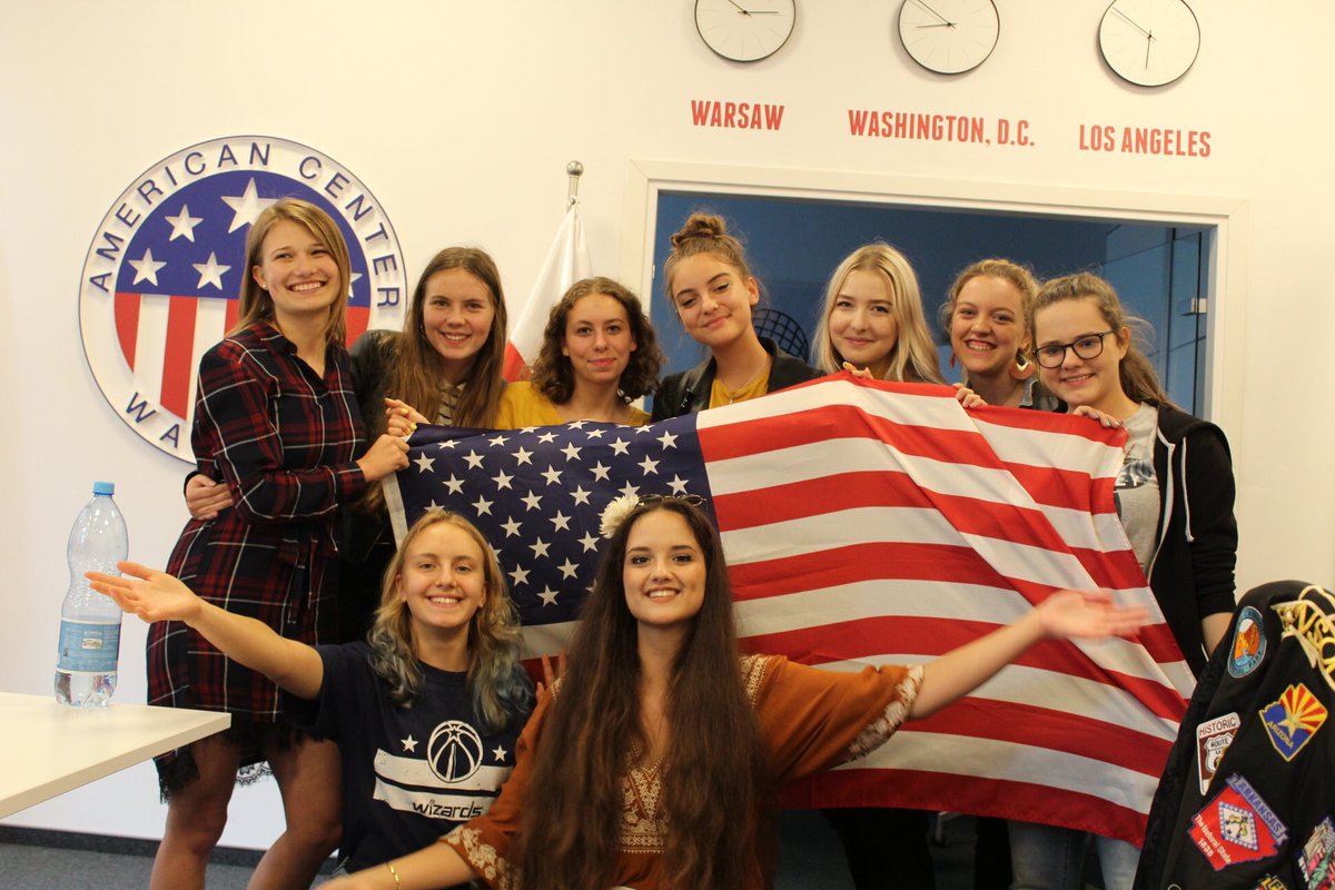AlumniFlex's tweet photo. A few more highlights from the Re-entry!📸
Please tag yourself!

As promised all of you should have received access to materials presented during the event.😊

#flexalumni #flexpoland #flexreentry #flexalumnipoland https://t.co/IblESRId24