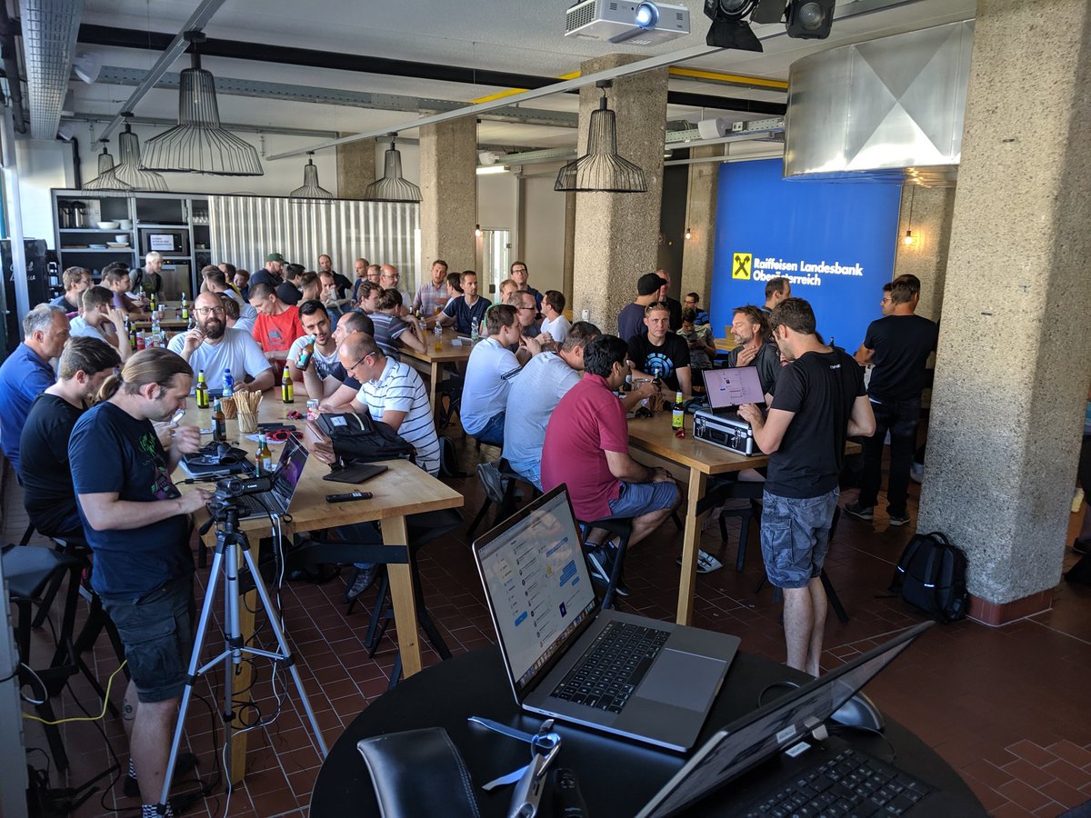 Getting ready to start #NetCoreEventLinz in Linz Austria - great crowd

Also live-streamed! (maybe)