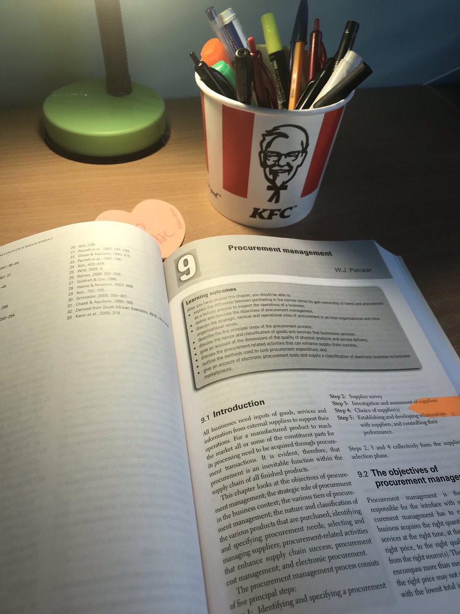 Sefularo_Keamo's tweet photo. OMG the KFC #BucketLikeABoss is going away next week 😭. Not only has the meal been good on my budget it’s been good to my recycling methods. Besides the stationary holder what can you make off the #BossBucket https://t.co/oCBw6T1obj