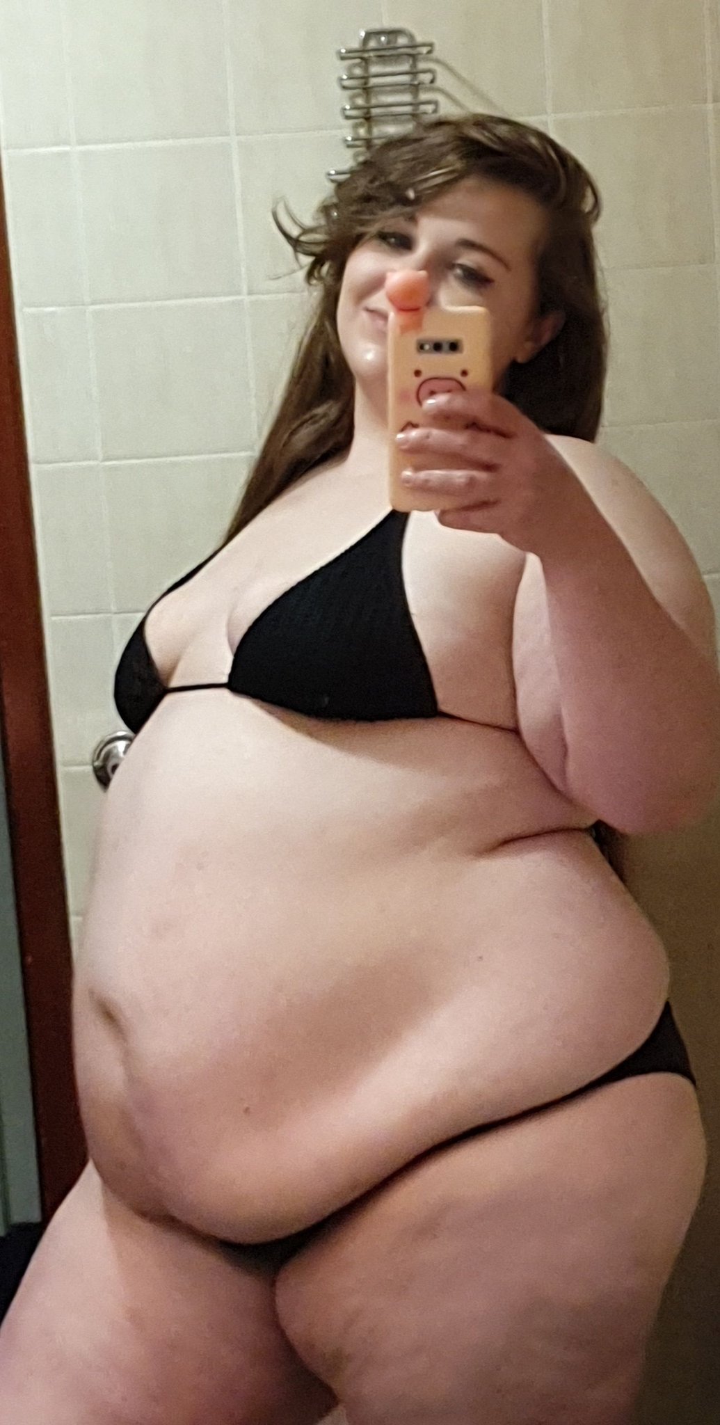 “RT if u love FAT girls😉 I'm beach body ready🏖🌞🐷” 