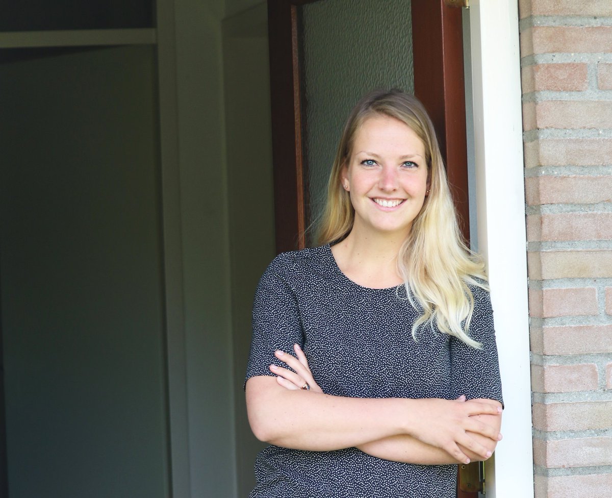 Hubine werkt bij Makker: "Als ambulant begeleider help ik om stappen vooruit te komen. Hoe klein ook. Dat gaat van leren hoe je de keuken schoonmaakt tot aan hulp bij opvoeden. Zodat zij het vertrouwen krijgen: ik kan dit ook zelf." Lees haar verhaal op: makker.info/onze-mensen/hu…