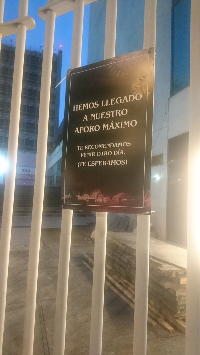 silviajaimes's tweet photo. #StrangerThings #StrangerRooms @CocaColaMx 6:55 am en fila. Aproximadamente 5 has de espera. https://t.co/9c5NJ1Rx9L