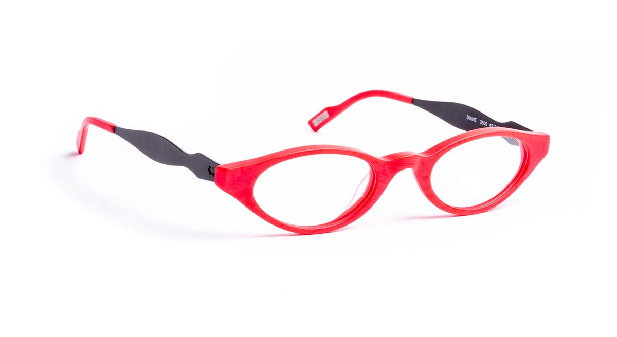 JFREYBOZ's tweet photo. JEAN-FRANÇOIS REY 1985 COLLECTION「DIANE」やや細めのシンプルなDIANE。全3色blogにてご覧くださいませ。
#daikanyama　#eyewear　#jfrey　#1985collection　#diane　#代官山は今大雨　
https://t.co/H1od5YARzS https://t.co/fNdzERLpkI