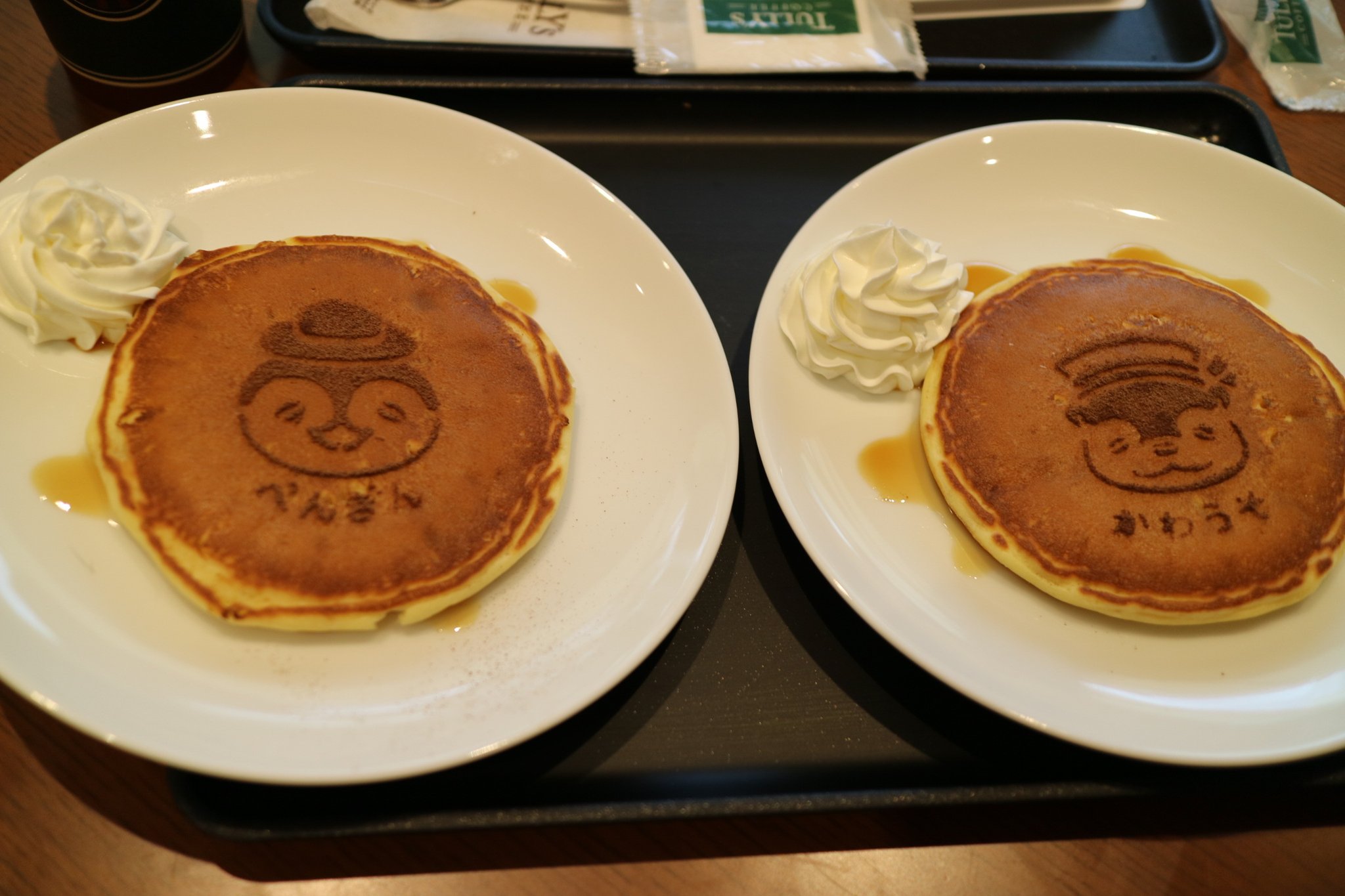 エリンジョ En Twitter 池袋サンシャイン水族館のカワウソパンケーキ ペンギンパンケーキ お友だちのをちゃっかり撮させてもらいました 私 私は普通のドーナッツ食べましたよ T Co Ydnmnuaehu Twitter