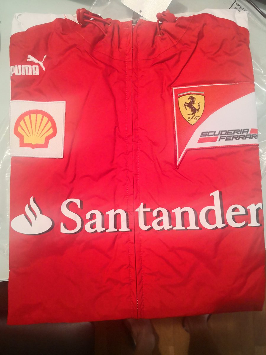 AlbertFabrega's tweet image. Me olvidé de poner lo que se quedó fuera de #miarmario... Esta fantástica chaqueta Ferrari!!! Ya sabes, participa en la encuesta, retuiteala, follow y... mucha🍀🍀🍀