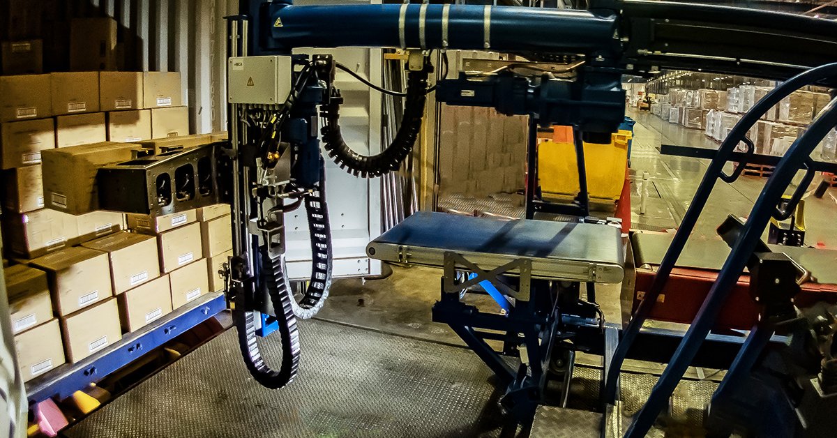 Copalhandling's tweet image. Het tekort aan personeel en verregaande automatisering ook aan de andere kant van de wereld een feit. Een Australische supermarktketen zocht een oplossing en koos voor Copal. Wij hebben het systeem afgelopen week geïnstalleerd. #RoboticProcessAutomation   copalhandlingsystems.com/videos/