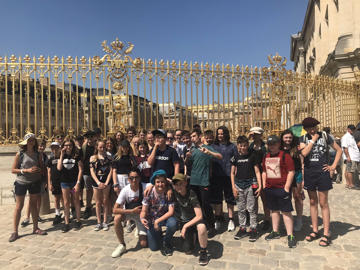 MFLWCSA1's tweet photo. All very impressed with Versailles this morning... now on to the 🐌 farm! https://t.co/vnn89SNCia