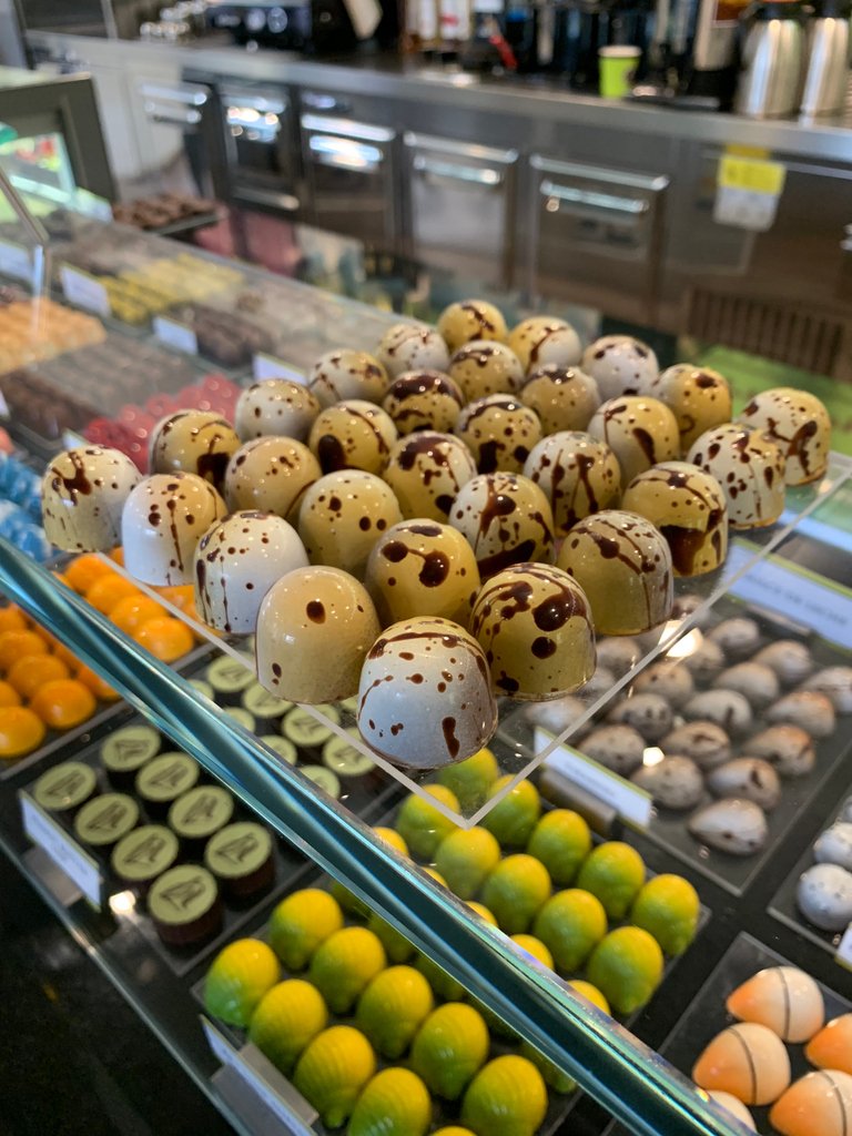 Dulce de Leche. 😋 If you're looking to indulge your sweet tooth, this recent addition to our signature collection is going to be your new best friend.