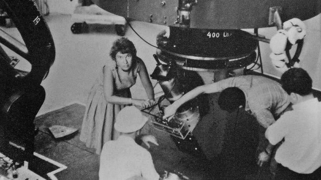 #OTD in 1928 Vera Rubin was born 💫 Her research proved the phenomenon that became known as the galaxy rotation problem and this was the first evidence of the existence of #darkmatter (📷 : Washington Times) #WISTEM #womeninscience #astronomy #pioneer #verarubin