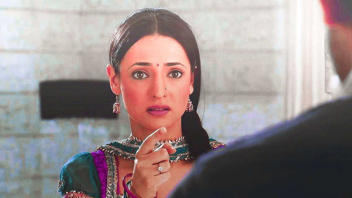 A: 'Tape...?'K: 'Woh.. Aapke munh mein.'THIS WAS CUTE OKAY  #SanayaIrani  #BarunSobti  #mycolouring  #IPKKNDRewind