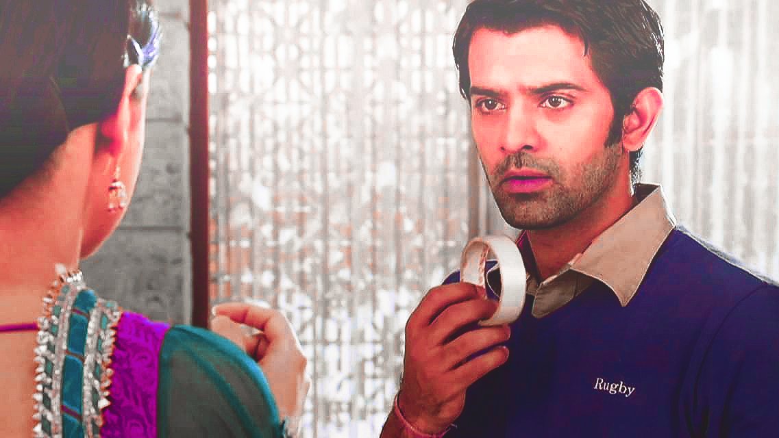 A: 'Tape...?'K: 'Woh.. Aapke munh mein.'THIS WAS CUTE OKAY  #SanayaIrani  #BarunSobti  #mycolouring  #IPKKNDRewind