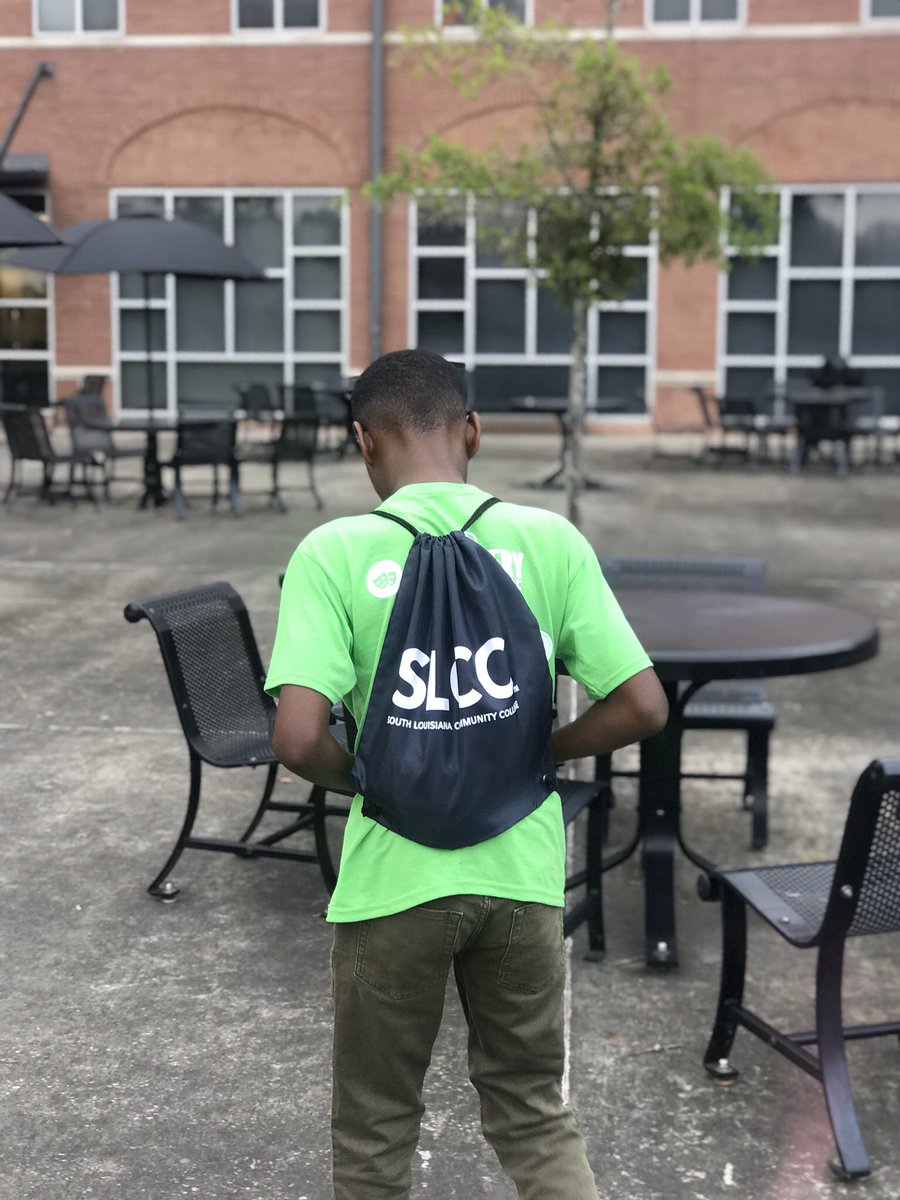 FumyRita's tweet image. Baby boy is very excited about day two of #RobotBuilders camp of #DiscoveryCollege at @southlacc. Great opportunity for kids to learn coding 😍

#Education #GoodProgram #STEM