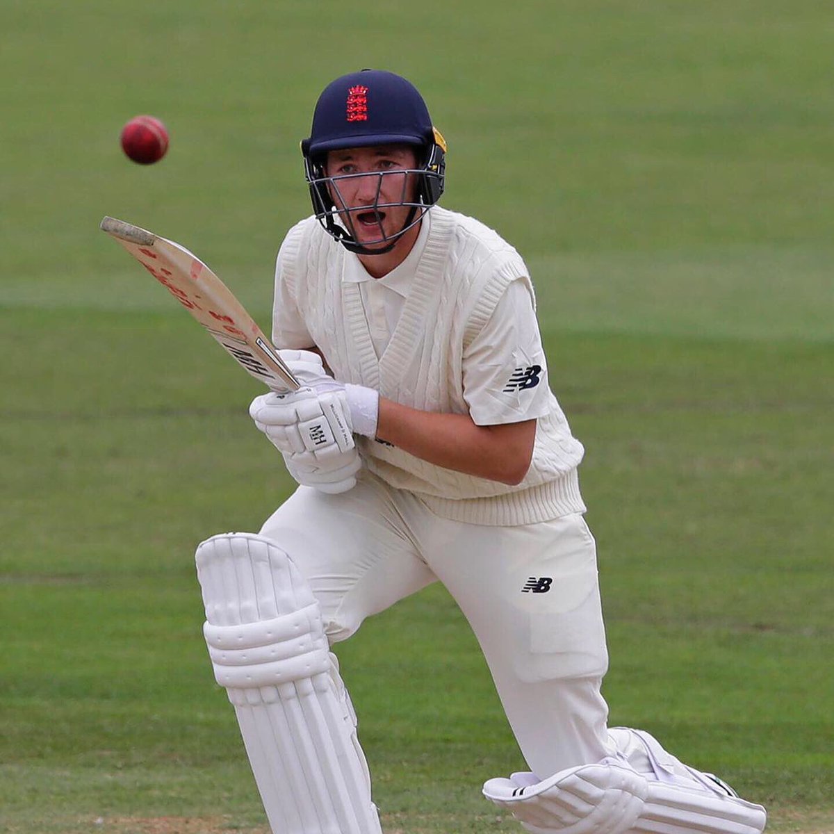 Not long until we are joined by @bobbybracey25 for a masterclass, here is a glance at his career so far:
-1770 First Class runs @ 35.4 including 5 centuries with a high score of 156
-487 runs List A runs @ 60.87 with a high score of 113*
- @lboroMCCU student to <a href="/ECB_cricket/">England and Wales Cricket Board</a> Lions