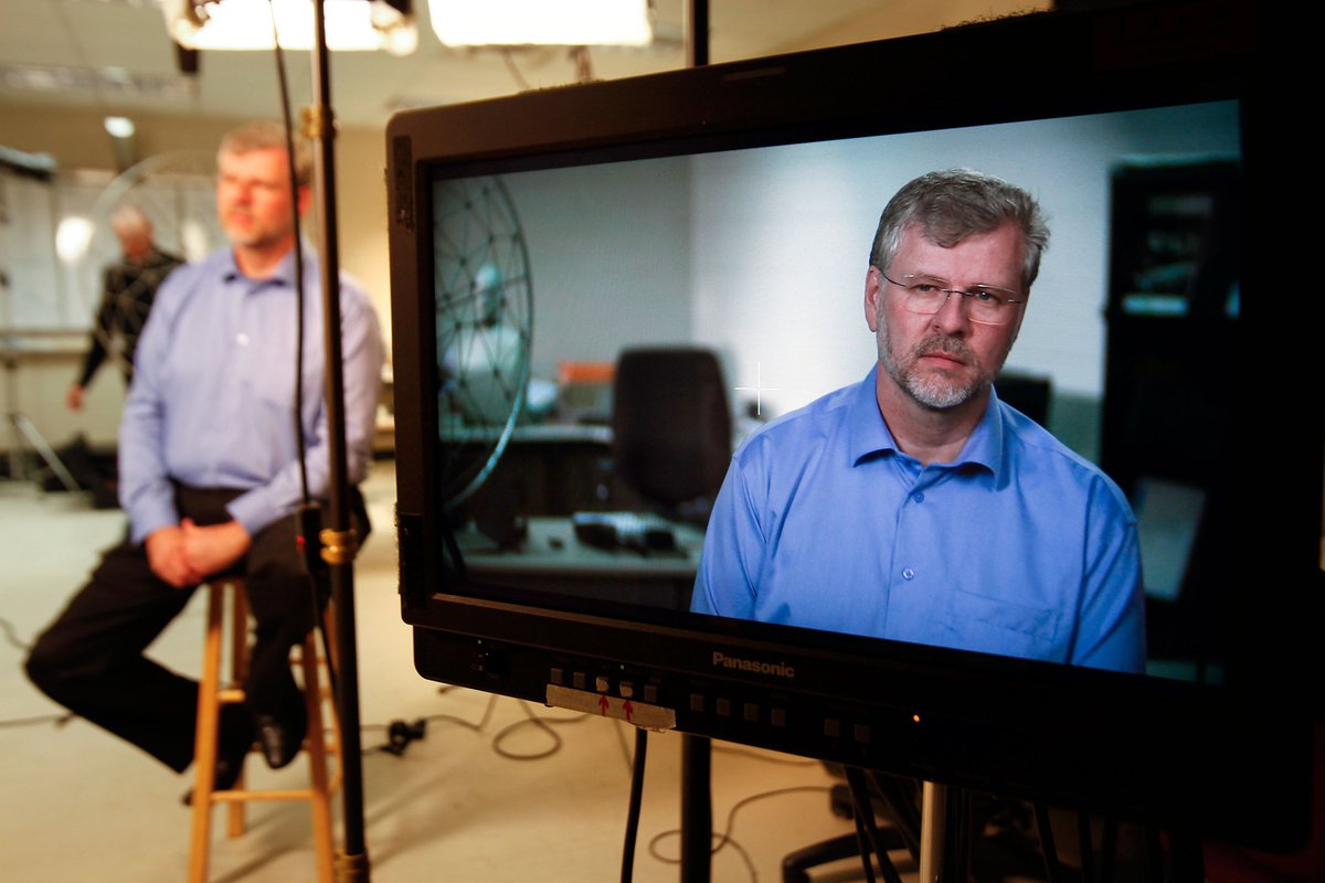 UWindsorENG's tweet photo. #UWindsorENG professor Colin Novak’s investigation of the #WindsorHum will be featured on a History Channel program about unexplained mysteries. https://t.co/abJmDsvTDU @UWindsor https://t.co/mgodj29Bgy