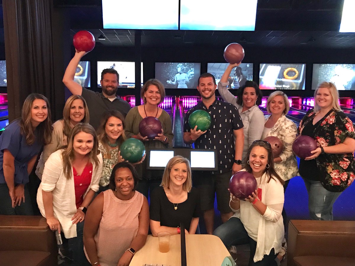Allen_ISD's tweet photo. A great evening of team bonding last night at @pinstackbowl! We're aiming for a 300 this school year. #NoBumperLanesNeeded https://t.co/2sM9COe0GX