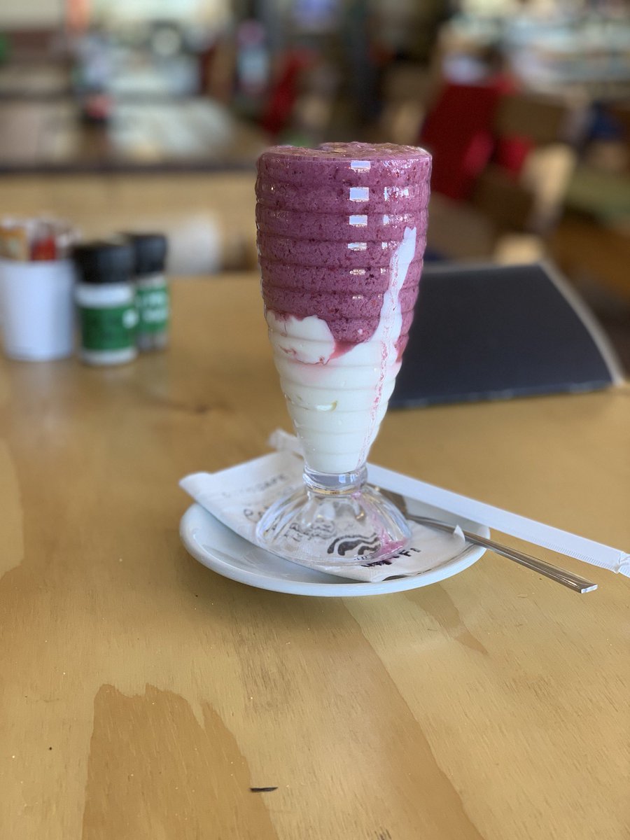 audas_vanschoor's tweet photo. Berry beginning  to wrap the day @cupocafe .
.
Thanks @cupocafe for always fueling me 😋
.
.
.

#Smoothie 🥤 #Healthylifestyle #Summer  #GetYours  #Drinks #Proteinshake #Tuesday #Motivation  #Lifestyle #Healthy #Fitstop #Avsfitness #AvsActive #GetYours #SugarFree #Day23 https://t.co/fcWqlNvJI8