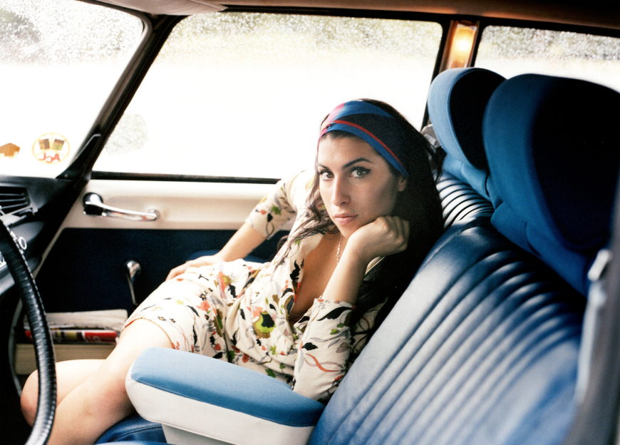 RollingStone's tweet photo. Amy Winehouse died eight years ago today. Look back at 10 of her great unreleased songs here https://t.co/xSCAiGCYTV https://t.co/8gbVy8seKS